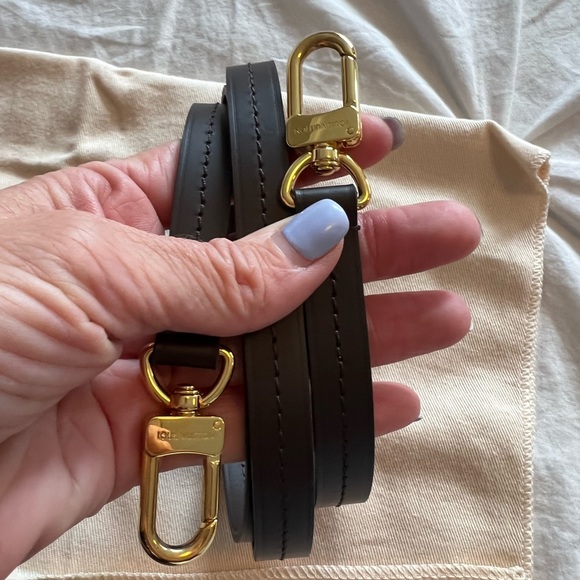 SOLD Authentic Louis Vuitton Croisette - Picture 8 of 15